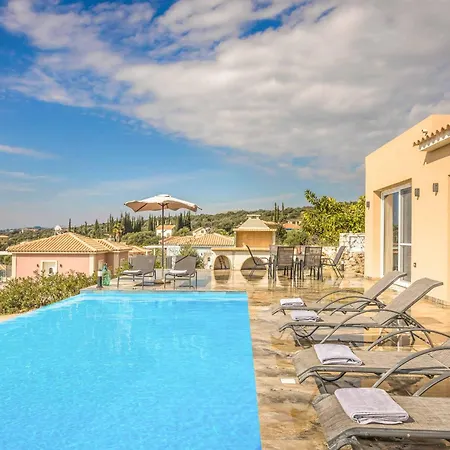 Villa De Famelia Mousata