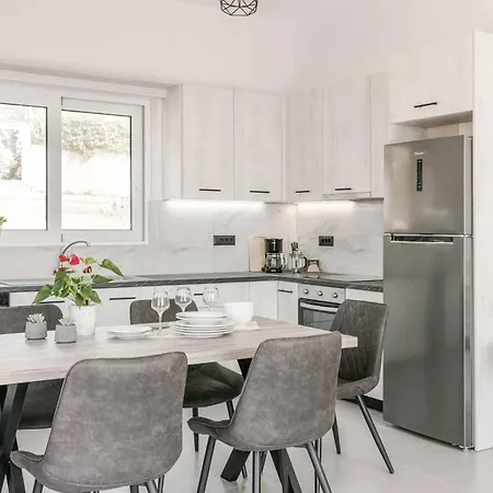 De Famelia Villa Mousata